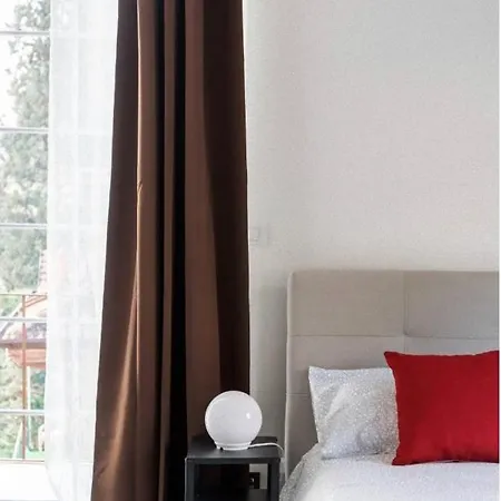 Bella My In The Center